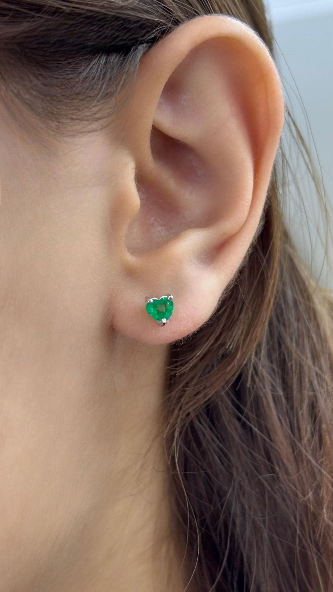 Aretes esmeralda corazón 0.80 ct - Marquisse diamantes