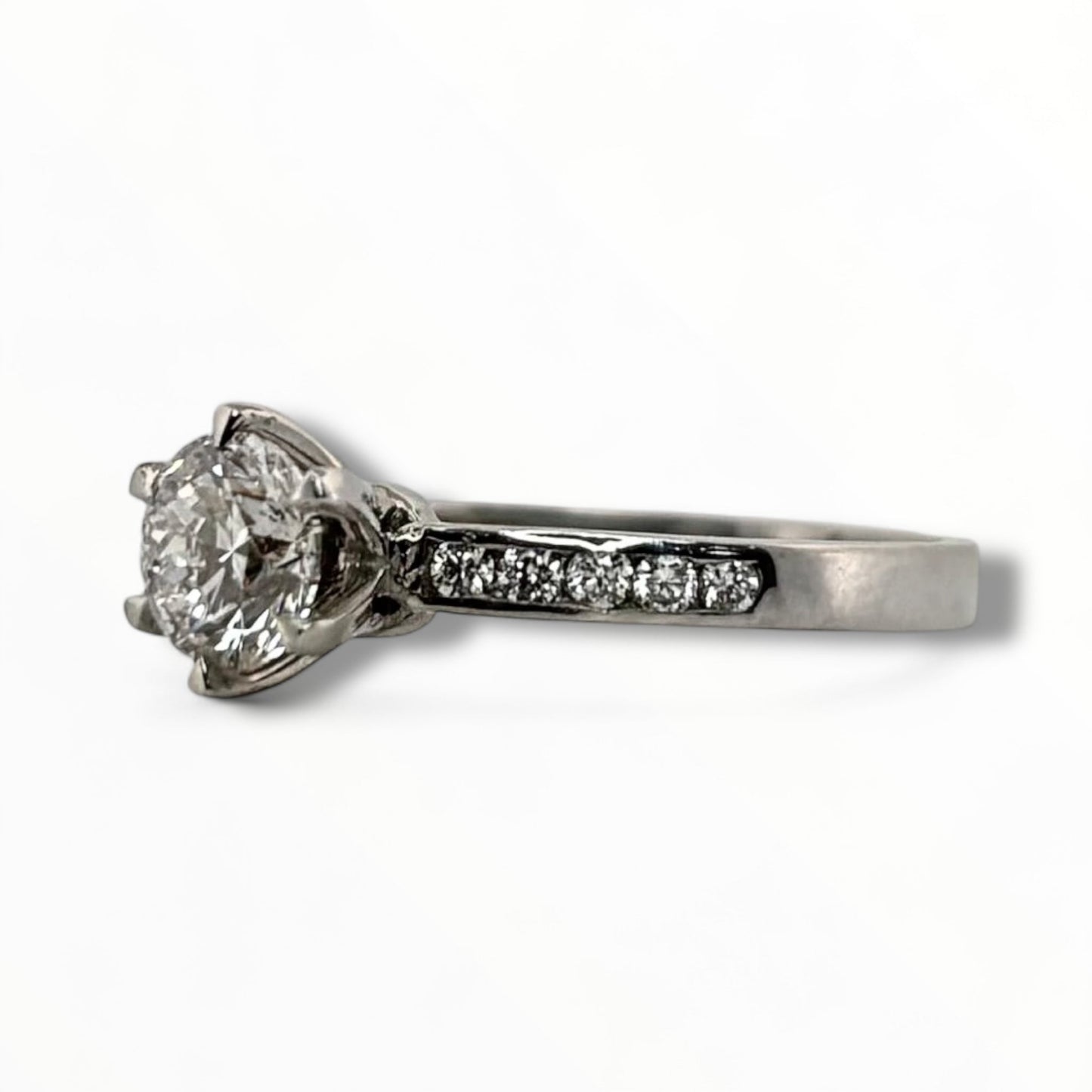Anillo con pave .70 ct - Marquisse diamantes