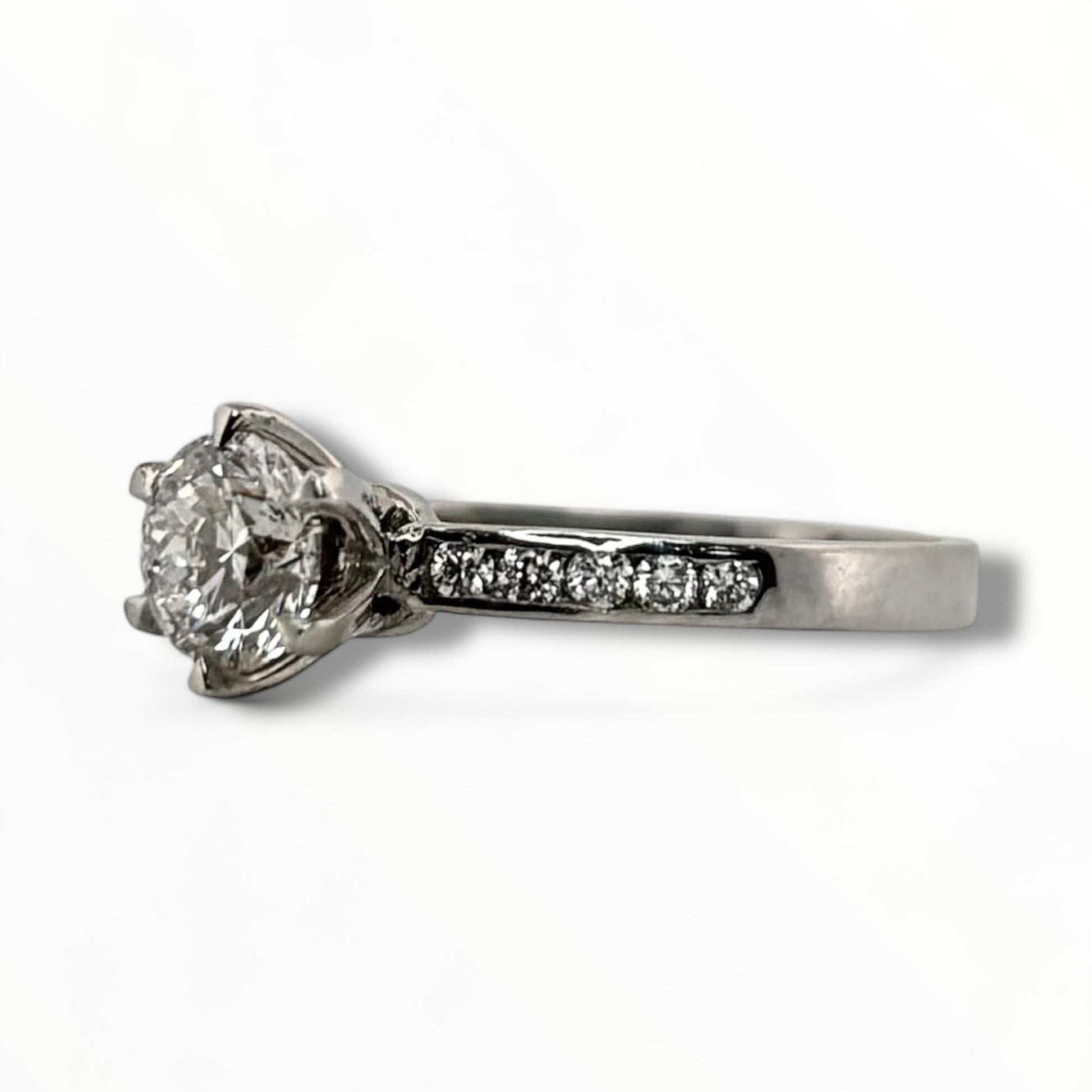 Anillo con pave .70 ct - Marquisse diamantes