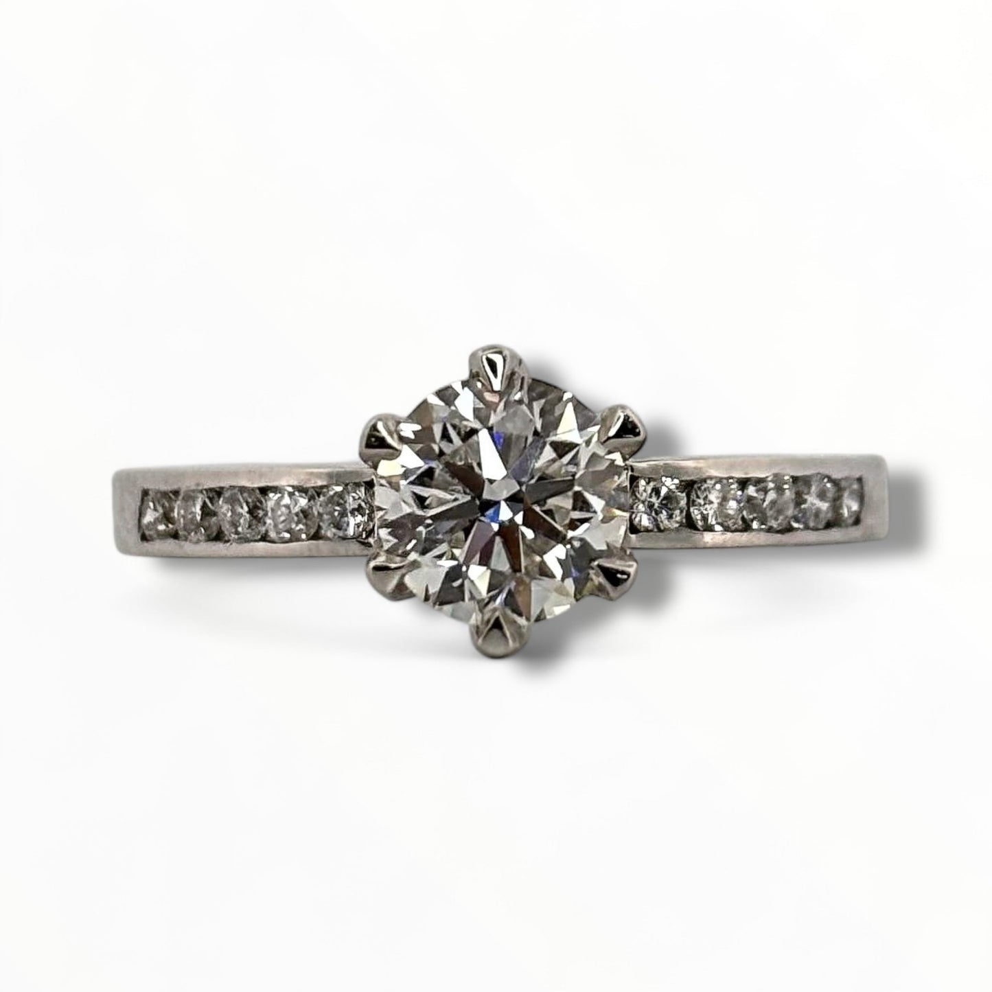 Anillo con pave .70 ct - Marquisse diamantes